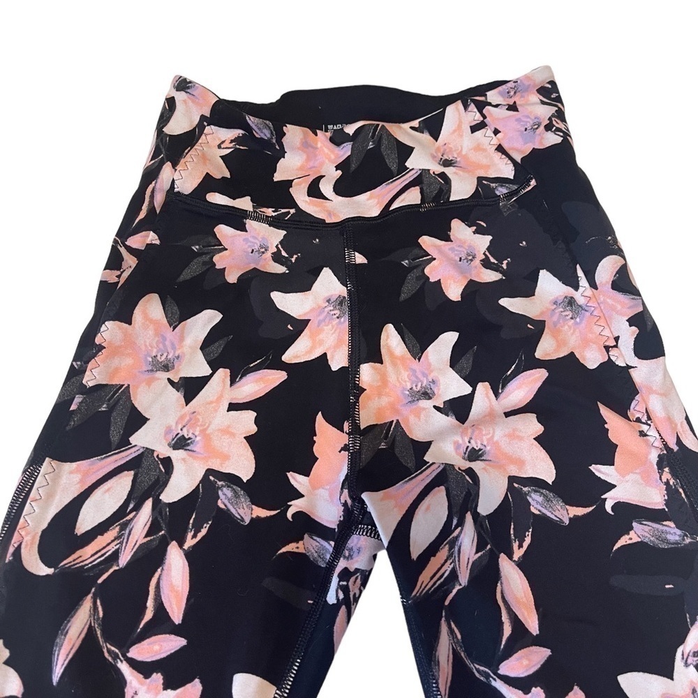 VICTORIAS SECRET Incredible Essentials Floral Print Side Lace Leggings - Picture 5 of 7